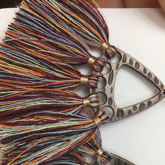 Brass and multi colored tassel threads. Pierced. Handcraft / assembled. 1 pair. - Picture 2 of 2